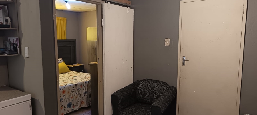 1 Bedroom Property for Sale in Avian Park Western Cape